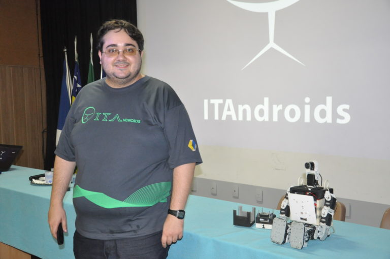 Alunos da 1ª Série assistem palestra do engenheiro e professor do ITA, Marcos Ricardo Máximo