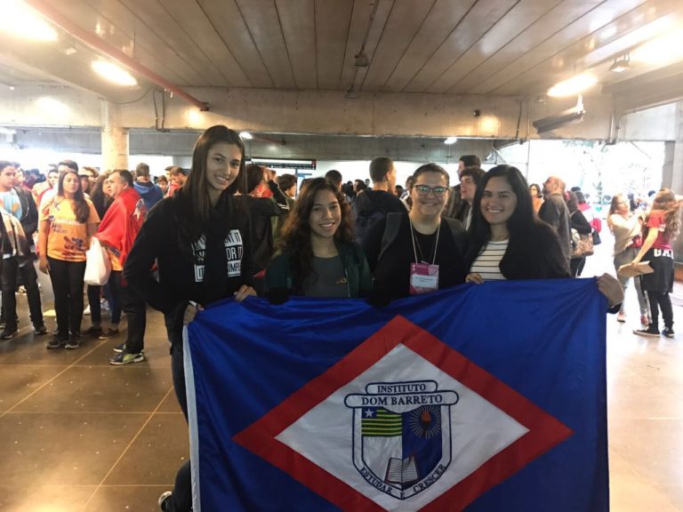 Equipe Beauvoir recebe Menção Honrosa e Medalha Cristal na Olimpíada Nacional em História do Brasil 2017       