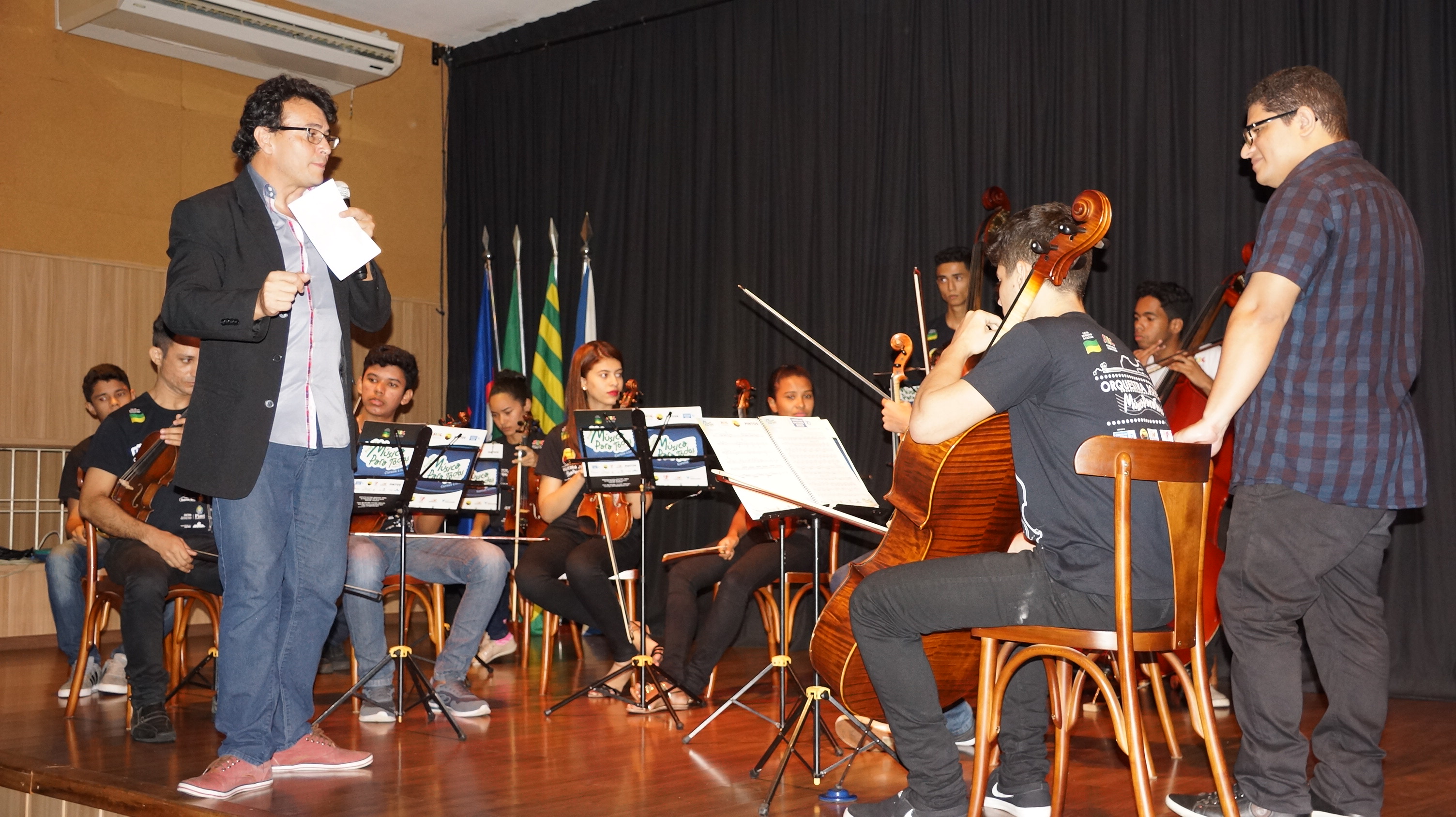 Projeto “Música Para Todos” e Coro de Câmara de Campina Grande, sob regência de Vladimir Silva, realizam concerto no IDB
