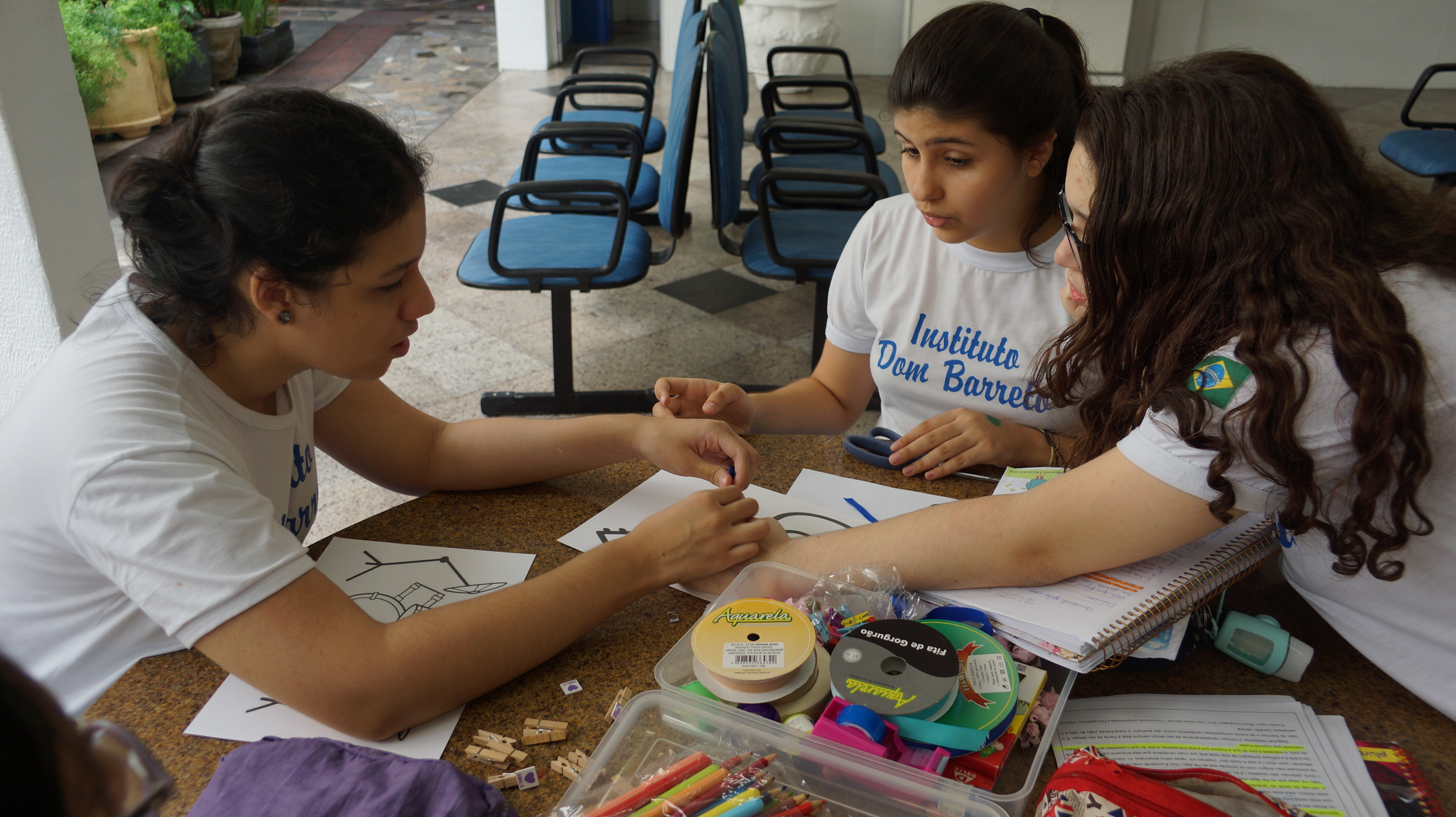 Alunos do 8º Ano do Ensino Fundamental participam de atividades do projeto da Semana da Poesia 2018

