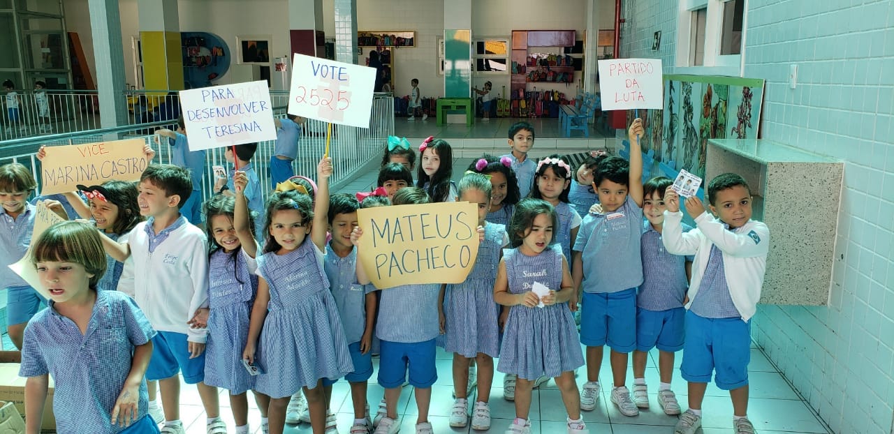 Uma candidatura especial: alunos do Infantil I realizam “campanha eleitoral” para prefeito e vice-prefeito.
