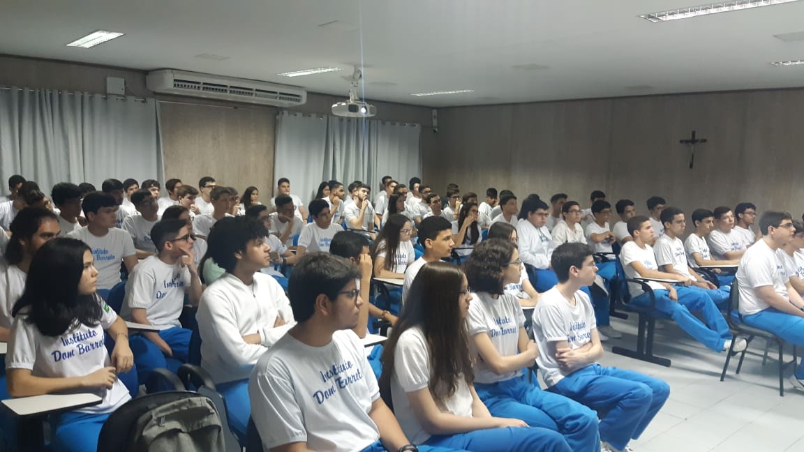 Alunos das turmas ITA/IME do Instituto Dom Barreto participam de palestra de abertura do ano letivo