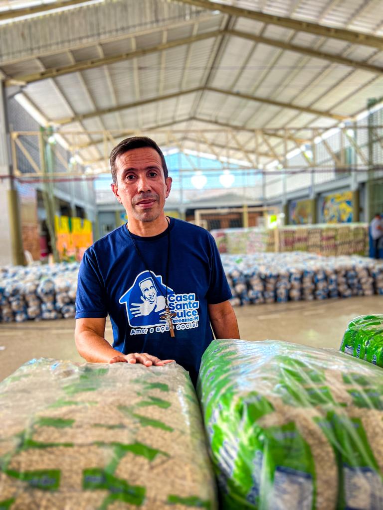 Alunos do IDB arrecadam mais de 190 toneladas de alimentos através de “Frei Luciano Brasil, da Associação Casa Santa Dulce dos Pobres