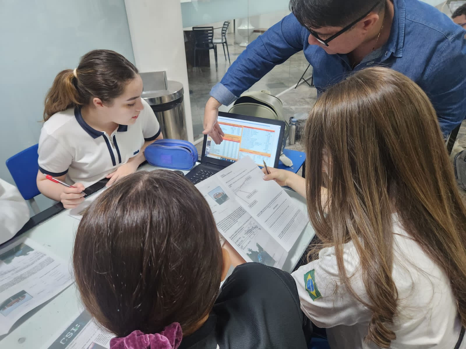 Alunos da 1ª Série do Ensino Médio participam da disciplina eletiva “CSI IDB”