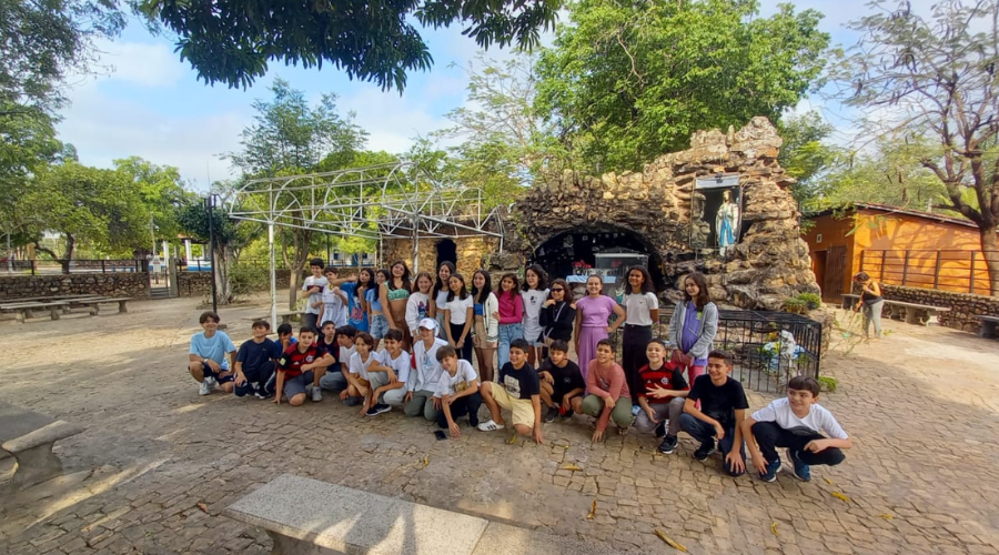 Pedro Gui, artista plástico e aluno do IDB, faz uma homenagem, com a obra “Vanguarda Ancestral”, à arqueóloga e pesquisadora Niède Guidon