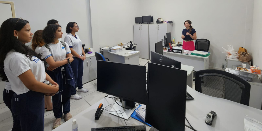 Eletiva CSI IDB.<br>
Alunos da disciplina visitam IML e Instituto de Criminalística