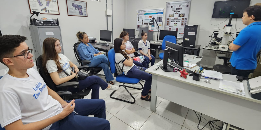 Eletiva CSI IDB.<br>
Alunos da disciplina visitam IML e Instituto de Criminalística