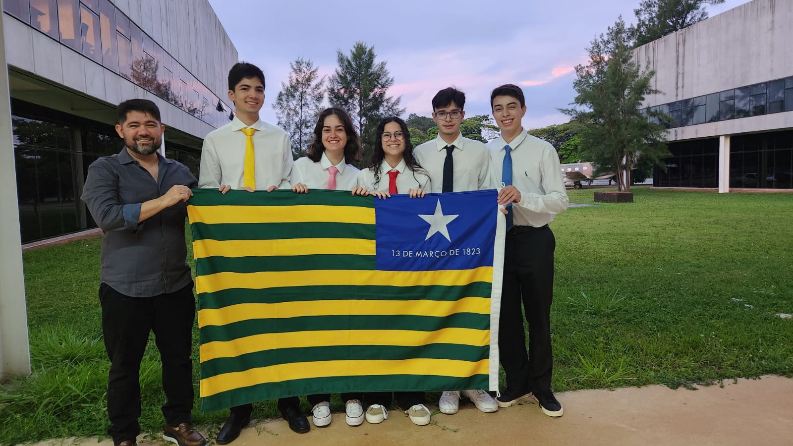 Dombarretanos brilham na IYPT 2025