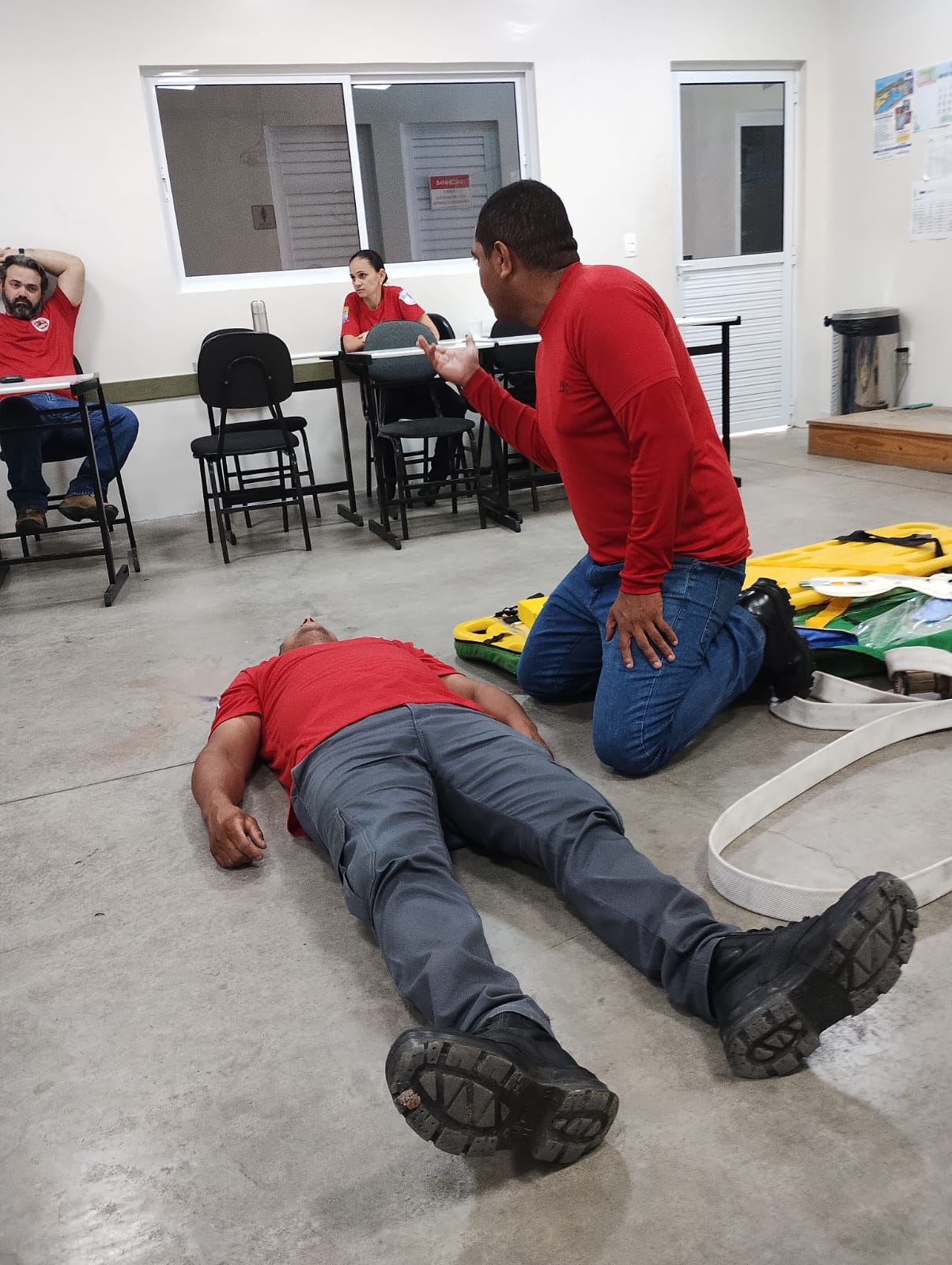 Treinamento da Brigada de Incêndio, coordenado pela Técnica em Segurança do Trabalho, Diana Raquel