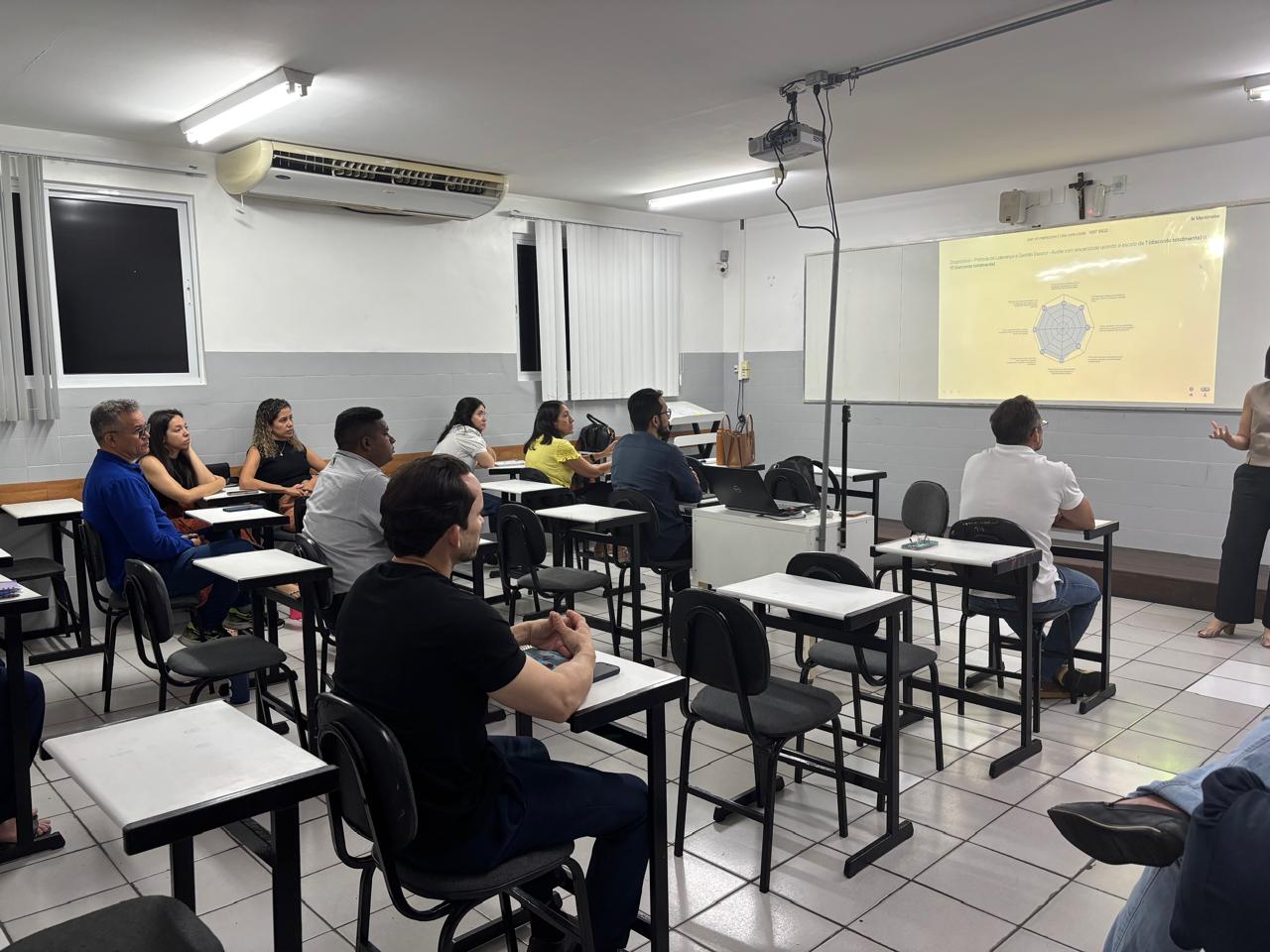 ESCOLA DE LÍDERES - Foto 2