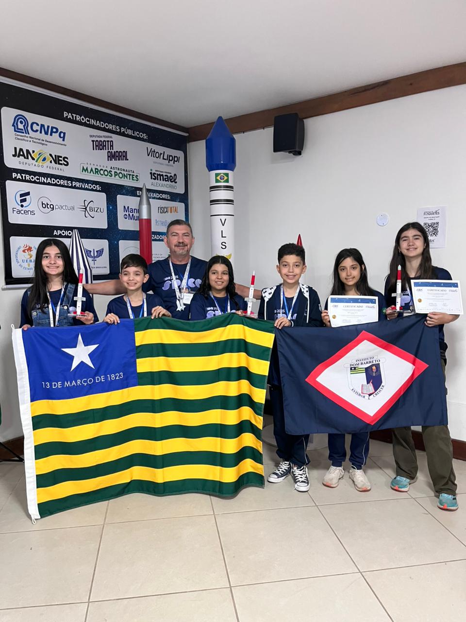Equipe dombarretana conquista medalha de Prata na Jornada de Foguetes 2025, no Rio de Janeiro