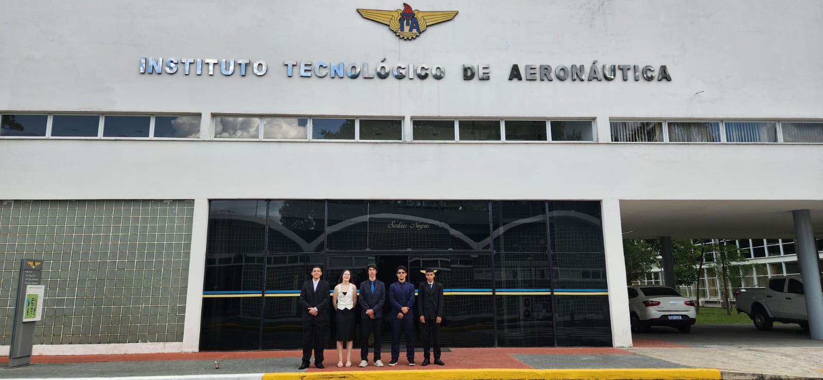 Alunos do IDB recebem menção honrosa em competição nacional de física