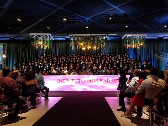 Terceirão concluiu o Ensino Médio com noite de Formatura emocionante
